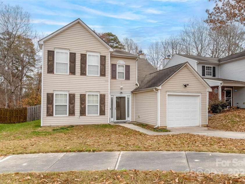 10338 Covingtonwood Drive, Charlotte, NC 28214.  MLS# CAR4323207, YatesRealty ID 3422. 