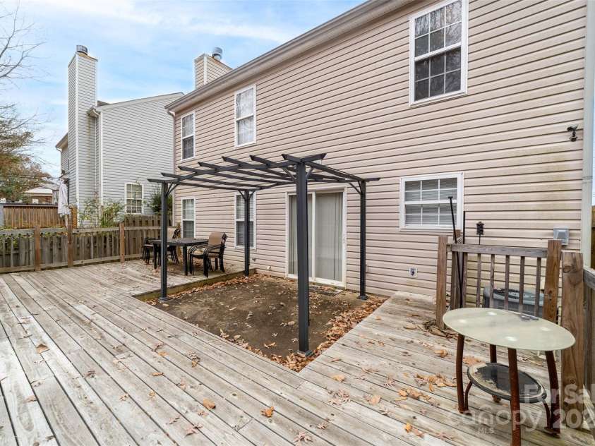 10338 Covingtonwood Drive, Charlotte, NC 28214.  MLS# CAR4323207, YatesRealty ID 3422. 