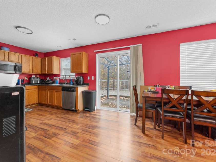 10338 Covingtonwood Drive, Charlotte, NC 28214.  MLS# CAR4323207, YatesRealty ID 3422. 