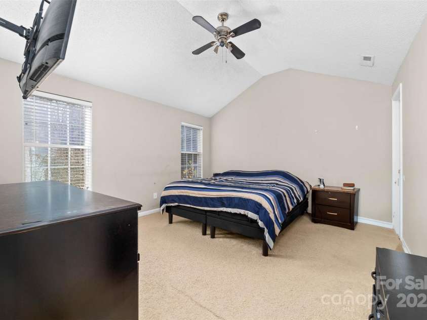 10338 Covingtonwood Drive, Charlotte, NC 28214.  MLS# CAR4323207, YatesRealty ID 3422. 