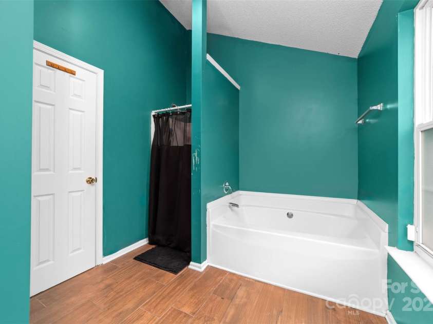 10338 Covingtonwood Drive, Charlotte, NC 28214.  MLS# CAR4323207, YatesRealty ID 3422. 