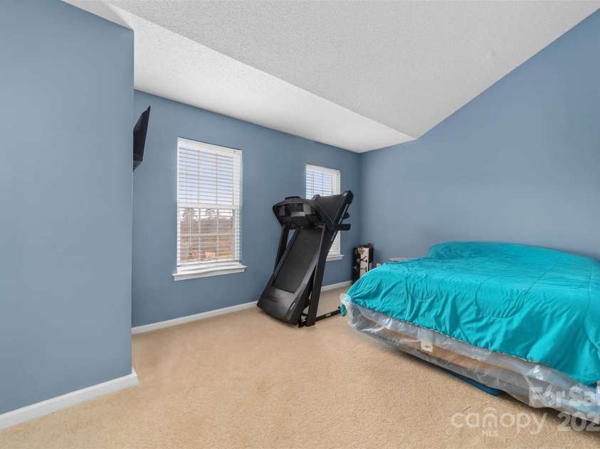 10338 Covingtonwood Drive, Charlotte, NC 28214.  MLS# CAR4323207, YatesRealty ID 3422. 