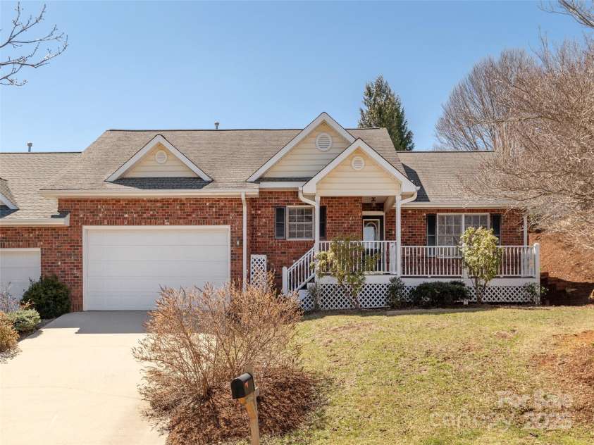 647 High Quarry Road, Hendersonville, NC 28791.  MLS# CAR4232156, YatesRealty ID 3422. 