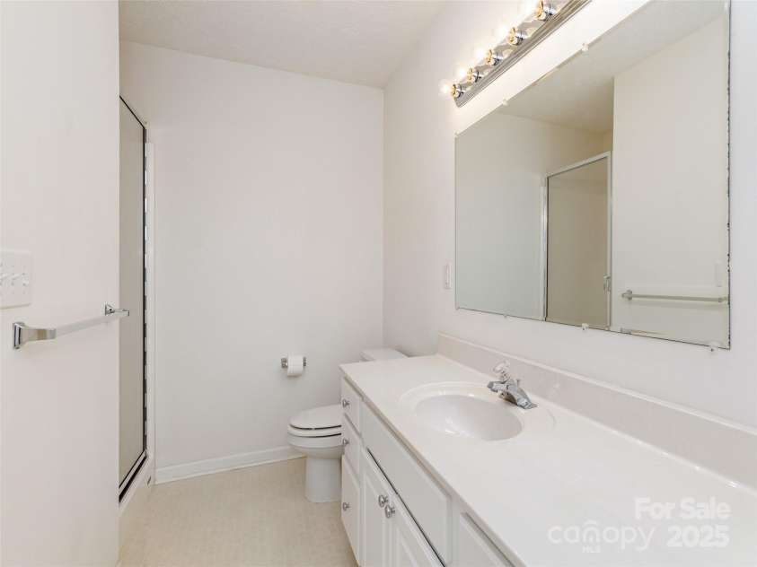 647 High Quarry Road, Hendersonville, NC 28791.  MLS# CAR4232156, YatesRealty ID 3422. 