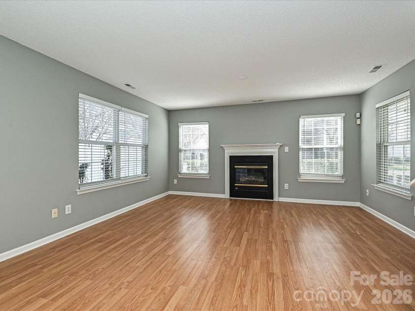 8627 Meadowmont View Drive, Charlotte, NC 28269.  MLS# CAR4353558, YatesRealty ID 3422. 