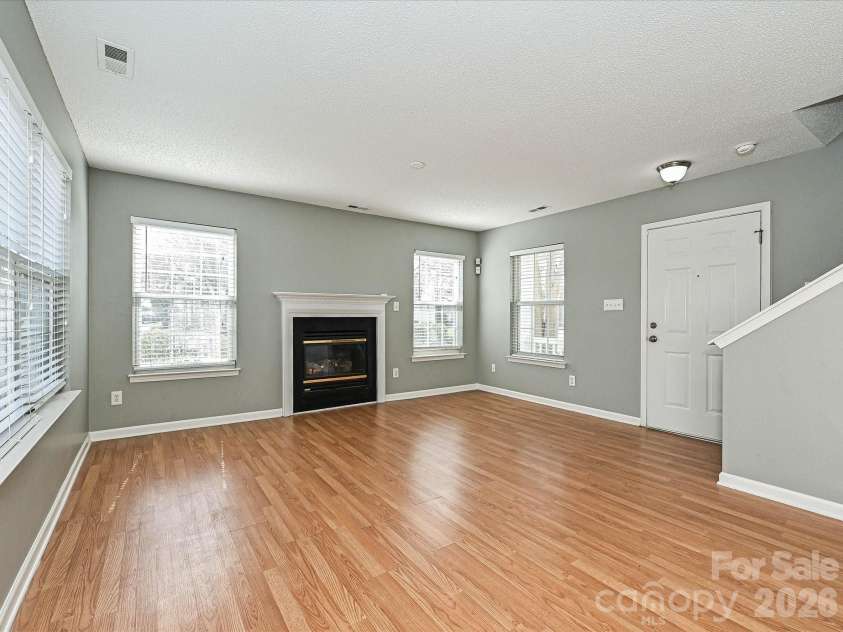 8627 Meadowmont View Drive, Charlotte, NC 28269.  MLS# CAR4353558, YatesRealty ID 3422. 