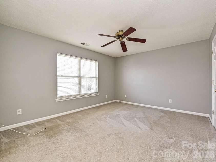 8627 Meadowmont View Drive, Charlotte, NC 28269.  MLS# CAR4353558, YatesRealty ID 3422. 