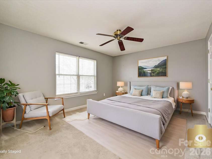 8627 Meadowmont View Drive, Charlotte, NC 28269.  MLS# CAR4353558, YatesRealty ID 3422. 