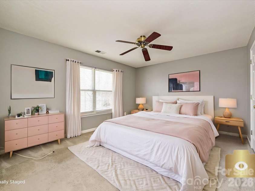 8627 Meadowmont View Drive, Charlotte, NC 28269.  MLS# CAR4353558, YatesRealty ID 3422. 