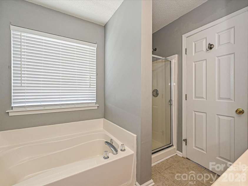 8627 Meadowmont View Drive, Charlotte, NC 28269.  MLS# CAR4353558, YatesRealty ID 3422. 