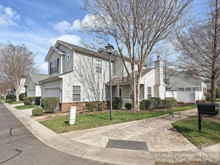 8627 Meadowmont View Drive, Charlotte, NC 28269.  MLS# CAR4353558, YatesRealty ID 3422. 