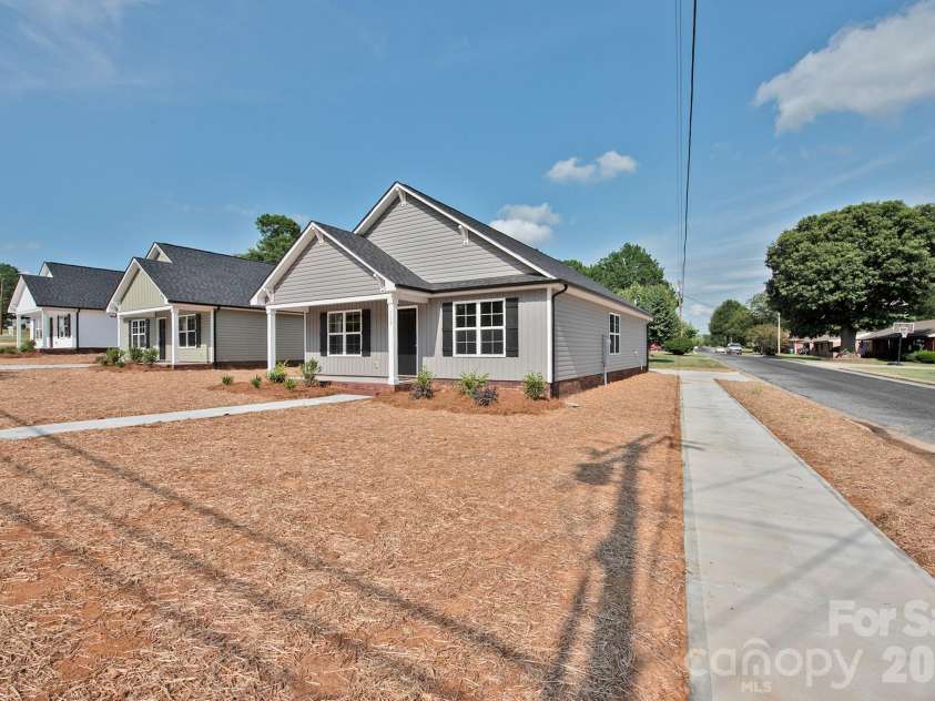 135 Beaver Street, Landis, NC 28088.  MLS# CAR4399078, YatesRealty ID 34220. 