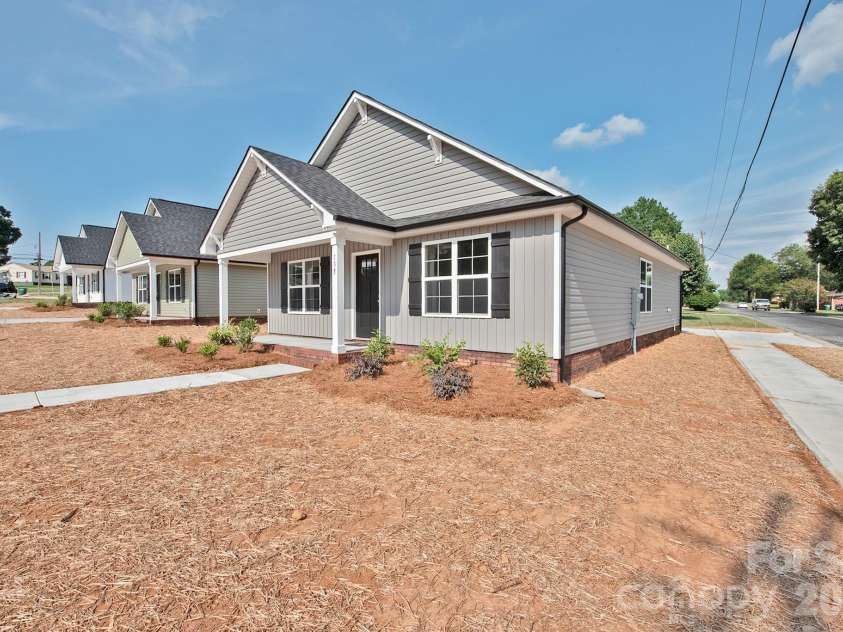 135 Beaver Street, Landis, NC 28088.  MLS# CAR4399078, YatesRealty ID 34220. 