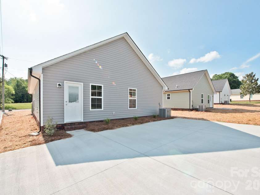 135 Beaver Street, Landis, NC 28088.  MLS# CAR4399078, YatesRealty ID 34220. 