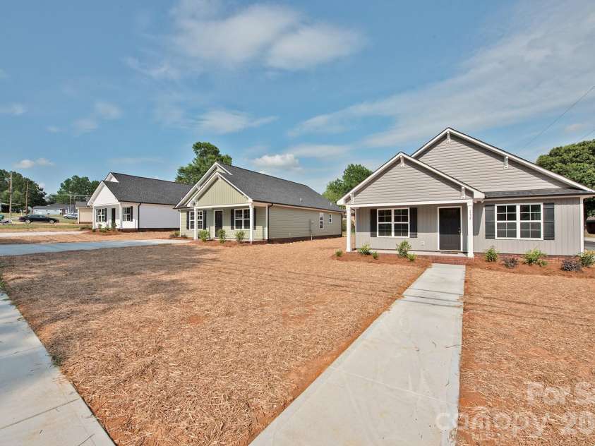 135 Beaver Street, Landis, NC 28088.  MLS# CAR4399078, YatesRealty ID 34220. 