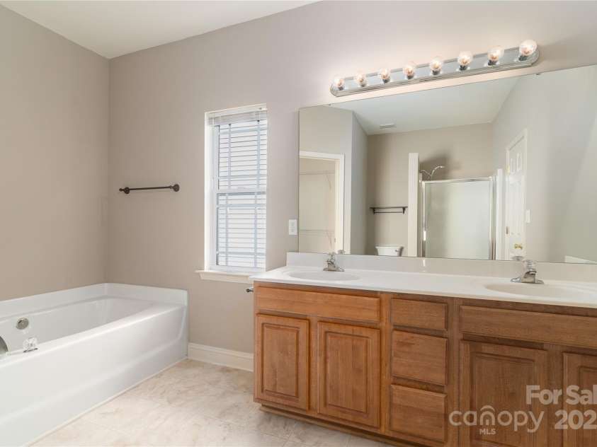 7903 Smith Pond Drive, Denver, NC 28037.  MLS# CAR4292045, YatesRealty ID 34220. 