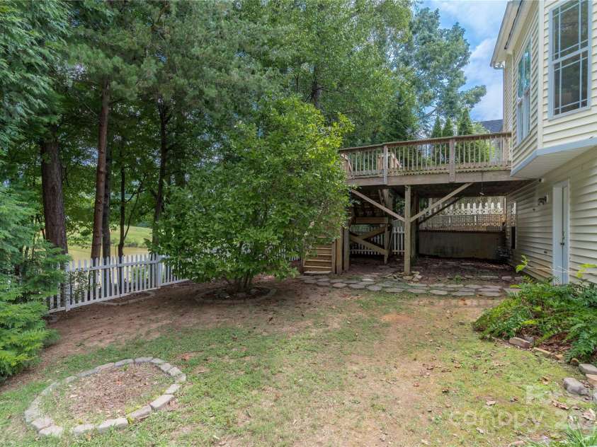7903 Smith Pond Drive, Denver, NC 28037.  MLS# CAR4292045, YatesRealty ID 34220. 