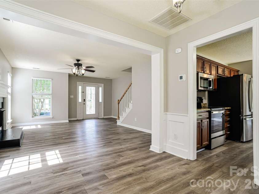 12125 Winghurst Drive, Pineville, NC 28134.  MLS# CAR4397541, YatesRealty ID 34221. 
