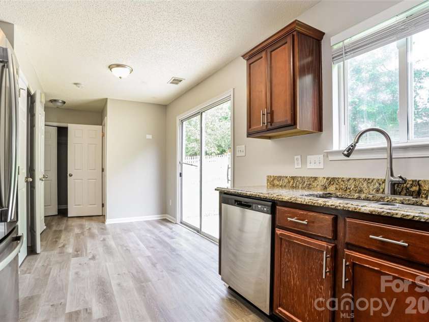 12125 Winghurst Drive, Pineville, NC 28134.  MLS# CAR4397541, YatesRealty ID 34221. 