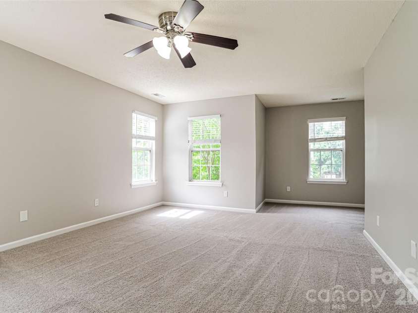 12125 Winghurst Drive, Pineville, NC 28134.  MLS# CAR4397541, YatesRealty ID 34221. 