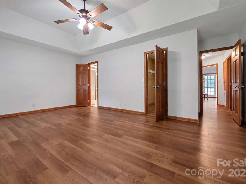 2601 Independence Way, Gastonia, NC 28056.  MLS# CAR4279574, YatesRealty ID 34222. 