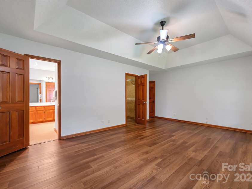 2601 Independence Way, Gastonia, NC 28056.  MLS# CAR4279574, YatesRealty ID 34222. 