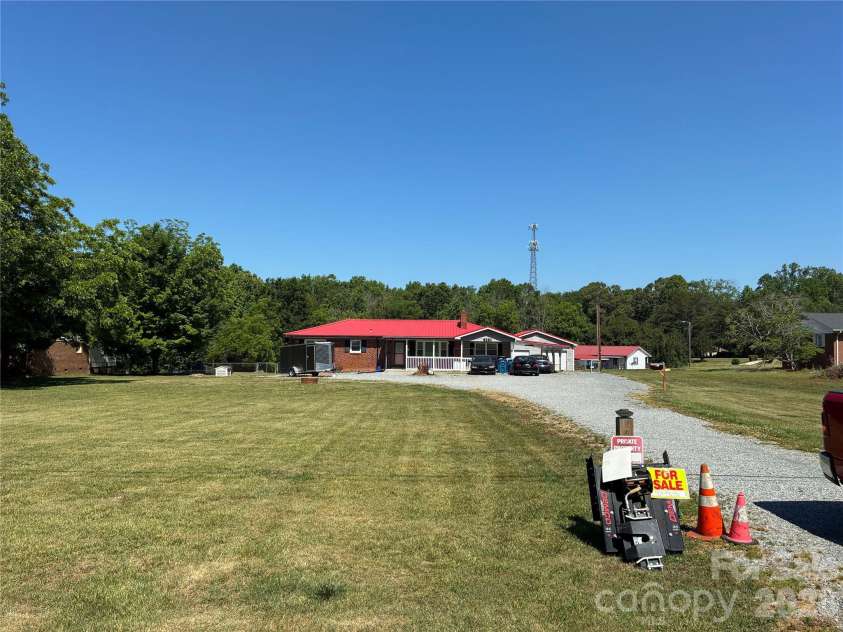 6161 Old Concord Salisbury Road, Kannapolis, NC 28083.  MLS# CAR4398835, YatesRealty ID 34222. 