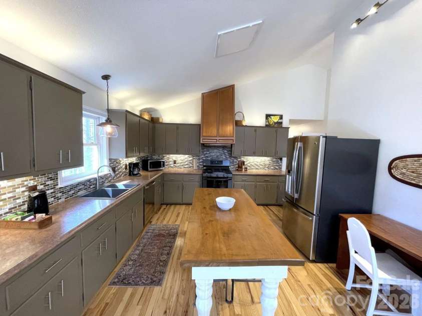 700 Norton Fork Road, Hot Springs, NC 28743.  MLS# CAR4399070, YatesRealty ID 34223. 