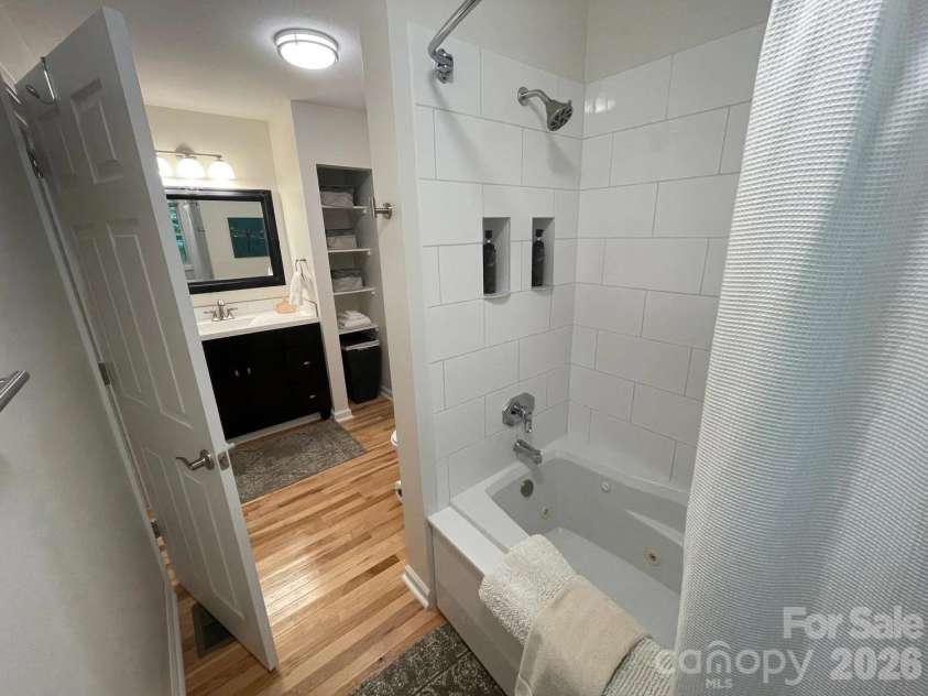 700 Norton Fork Road, Hot Springs, NC 28743.  MLS# CAR4399070, YatesRealty ID 34223. 