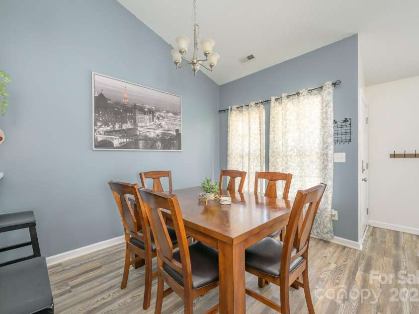 1709 Katherine Kiker Road, Charlotte, NC 28213.  MLS# CAR4293756, YatesRealty ID 34224. 