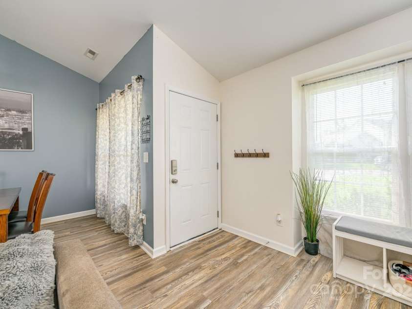 1709 Katherine Kiker Road, Charlotte, NC 28213.  MLS# CAR4293756, YatesRealty ID 34224. 