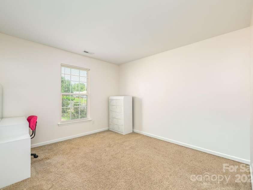 1709 Katherine Kiker Road, Charlotte, NC 28213.  MLS# CAR4293756, YatesRealty ID 34224. 