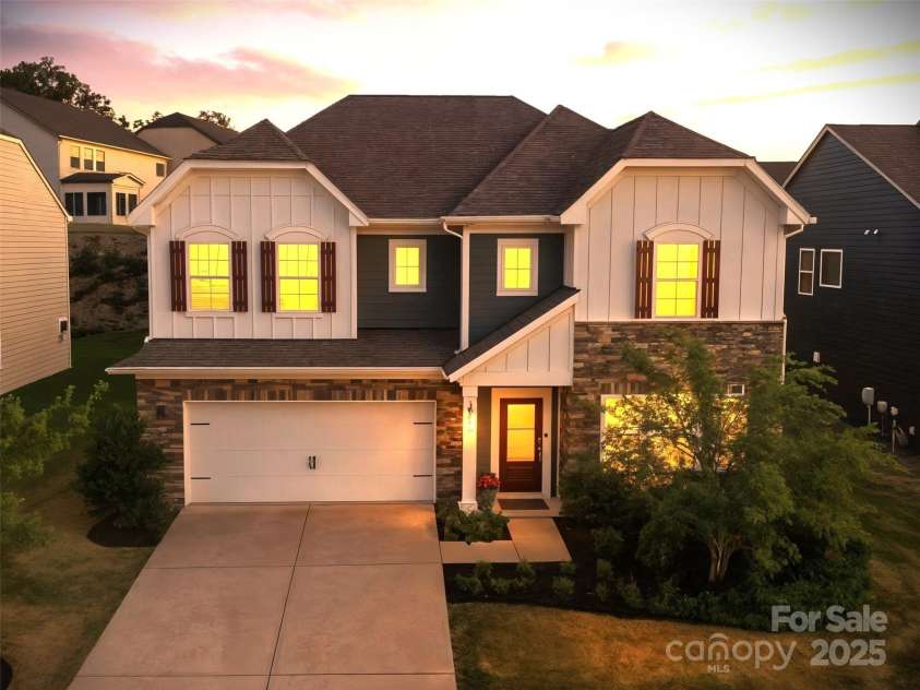 15119 Oleander Drive, Charlotte, NC 28278.  MLS# CAR4272288, YatesRealty ID 34225. 