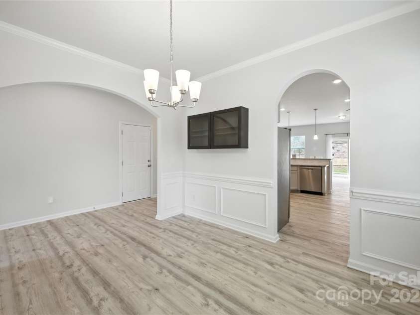 15119 Oleander Drive, Charlotte, NC 28278.  MLS# CAR4272288, YatesRealty ID 34225. Formal dining perfect for holiday gatherings