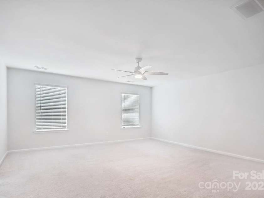 15119 Oleander Drive, Charlotte, NC 28278.  MLS# CAR4272288, YatesRealty ID 34225. Primary Suite