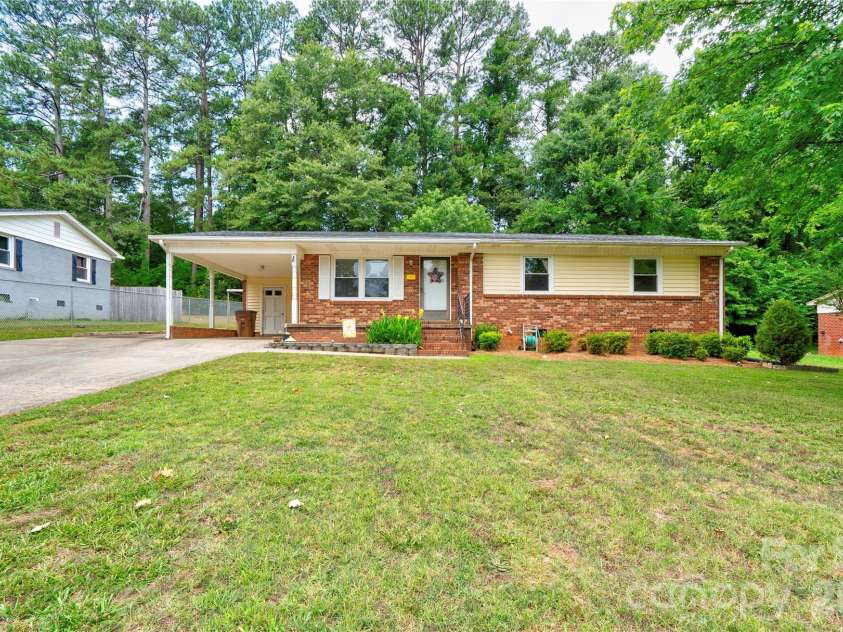 508 Leander Street, Shelby, NC 28152.  MLS# CAR4398707, YatesRealty ID 34225. 