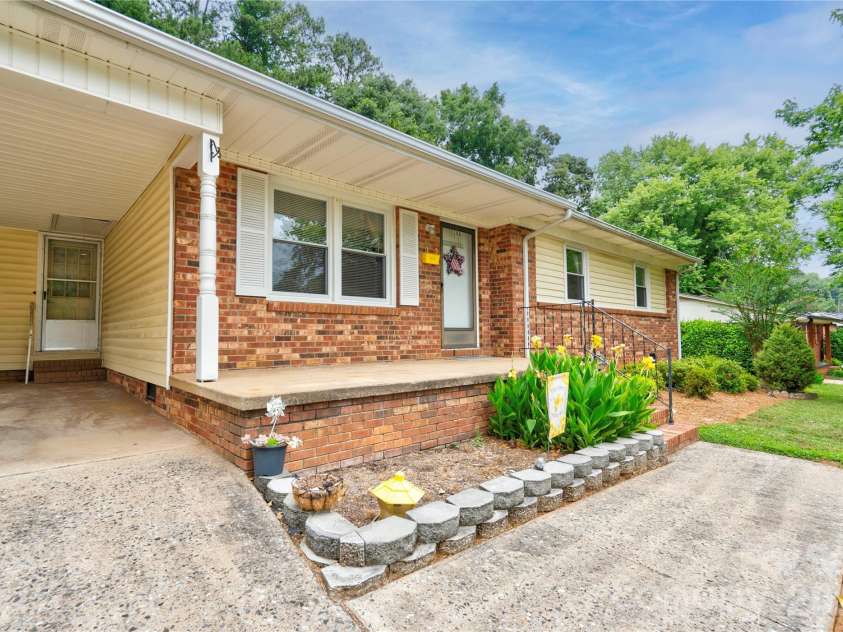 508 Leander Street, Shelby, NC 28152.  MLS# CAR4398707, YatesRealty ID 34225. 