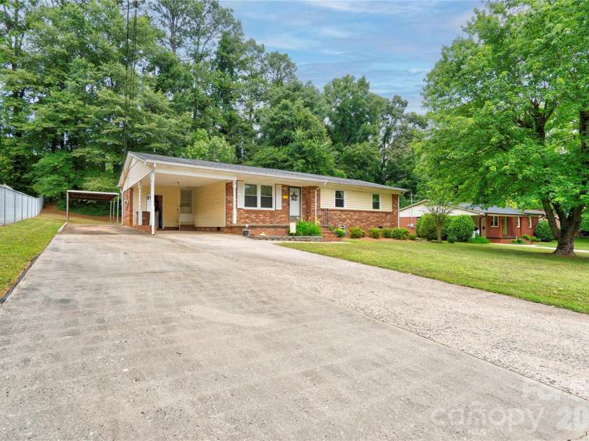 508 Leander Street, Shelby, NC 28152.  MLS# CAR4398707, YatesRealty ID 34225. 