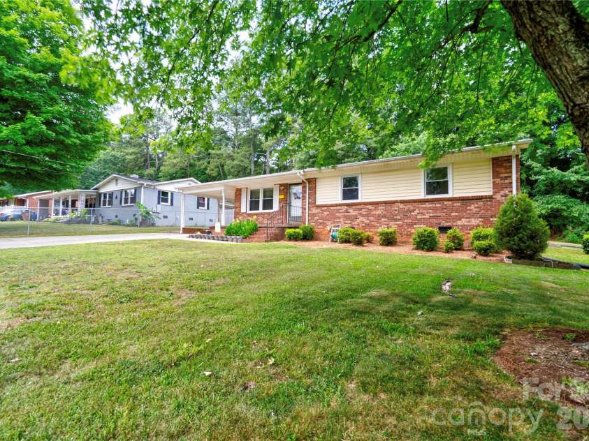 508 Leander Street, Shelby, NC 28152.  MLS# CAR4398707, YatesRealty ID 34225. 