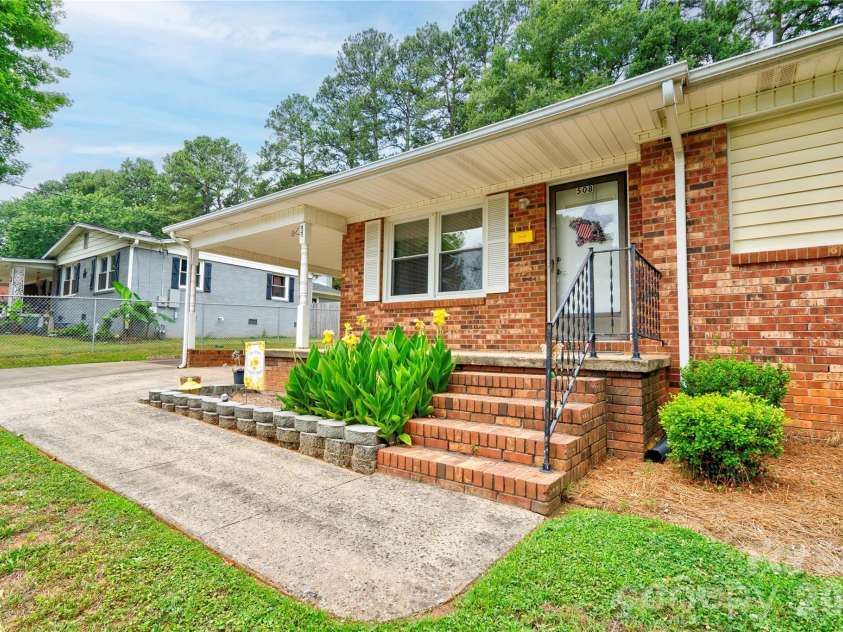 508 Leander Street, Shelby, NC 28152.  MLS# CAR4398707, YatesRealty ID 34225. 