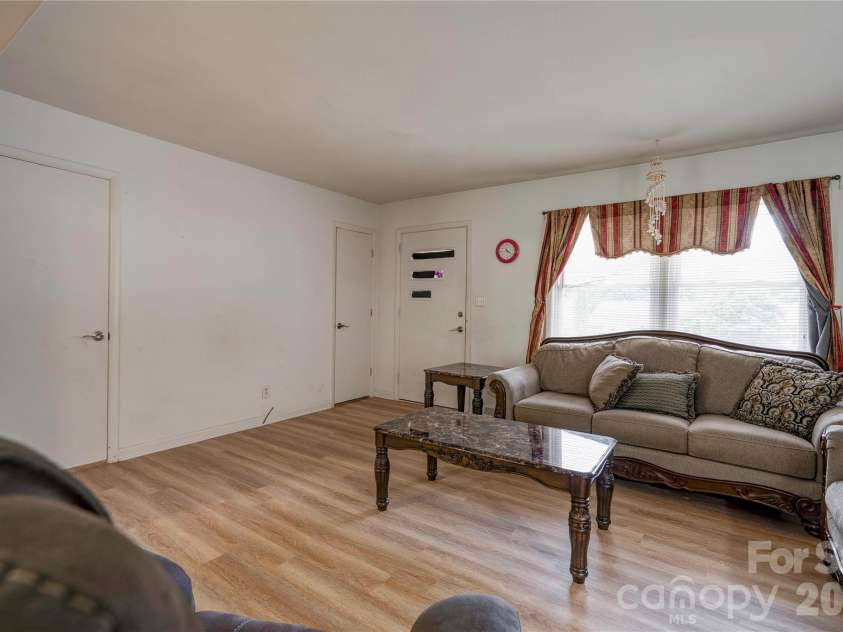 508 Leander Street, Shelby, NC 28152.  MLS# CAR4398707, YatesRealty ID 34225. 