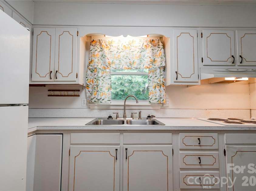 508 Leander Street, Shelby, NC 28152.  MLS# CAR4398707, YatesRealty ID 34225. 