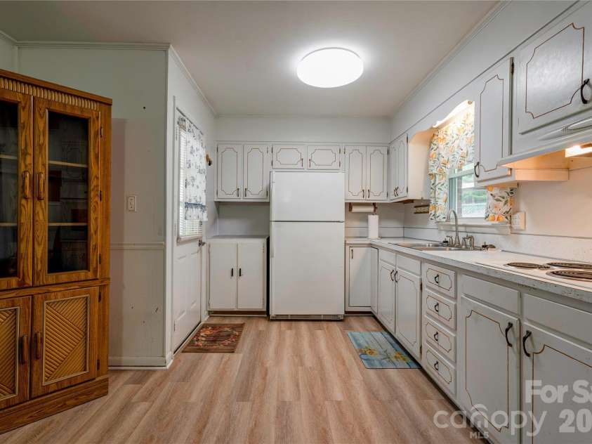 508 Leander Street, Shelby, NC 28152.  MLS# CAR4398707, YatesRealty ID 34225. 