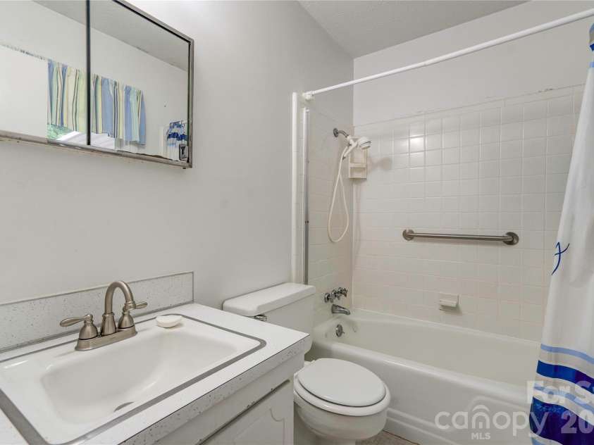508 Leander Street, Shelby, NC 28152.  MLS# CAR4398707, YatesRealty ID 34225. 