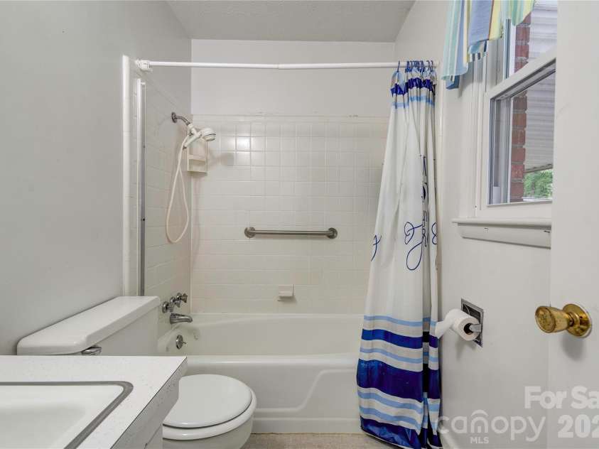 508 Leander Street, Shelby, NC 28152.  MLS# CAR4398707, YatesRealty ID 34225. 