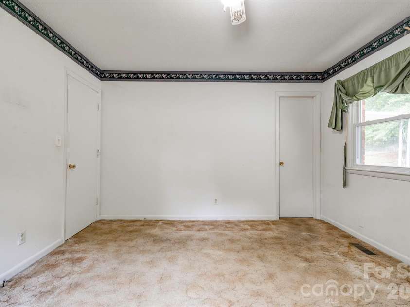 508 Leander Street, Shelby, NC 28152.  MLS# CAR4398707, YatesRealty ID 34225. 