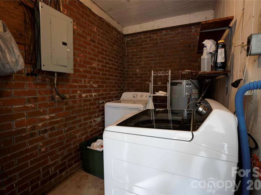 508 Leander Street, Shelby, NC 28152.  MLS# CAR4398707, YatesRealty ID 34225. 