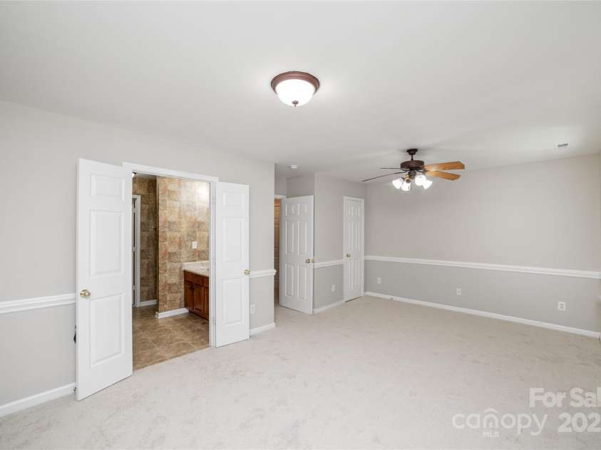 3958 Glenlea Commons Drive, Charlotte, NC 28216.  MLS# CAR4295429, YatesRealty ID 34227. 
