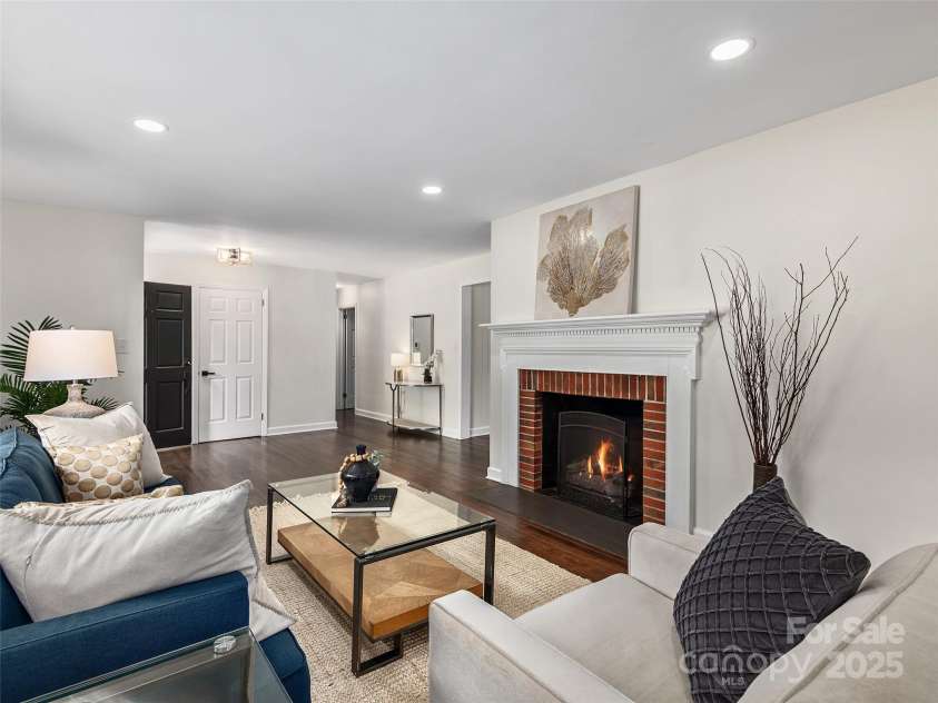 8 Bevlyn Drive, Asheville, NC 28803.  MLS# CAR4284640, YatesRealty ID 34228. 