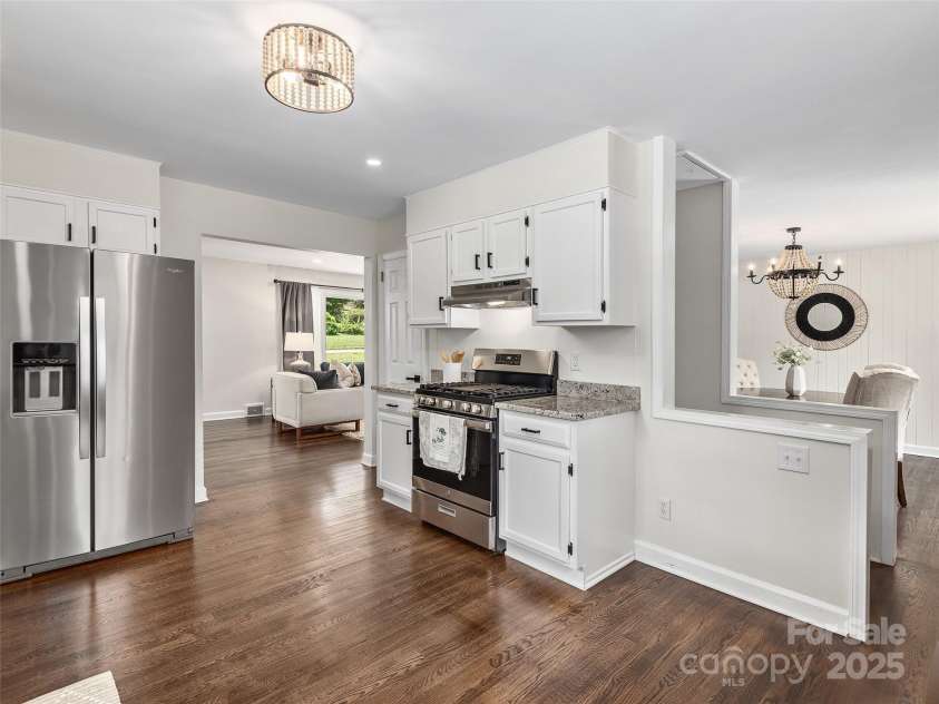 8 Bevlyn Drive, Asheville, NC 28803.  MLS# CAR4284640, YatesRealty ID 34228. 